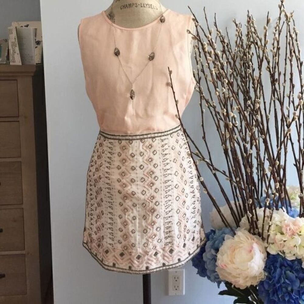 Club Monaco beaded mini pink NWT SKIRT SIZE 10